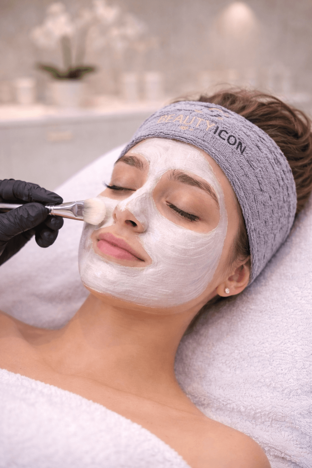 Gezichtsbehandeling voor jongeren behandeling bij Beauty Icon Almere