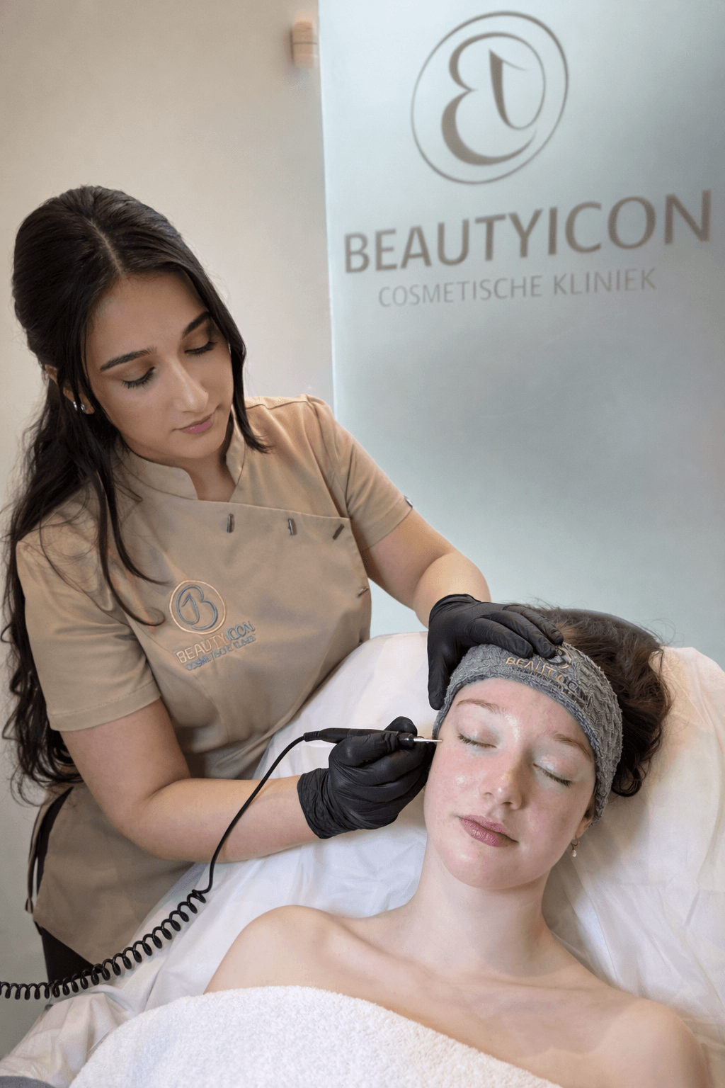  Coagulatie behandeling behandeling bij Beauty Icon Almere